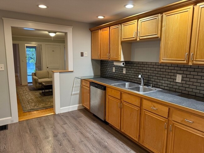 Foto del edificio - 96 S Main St