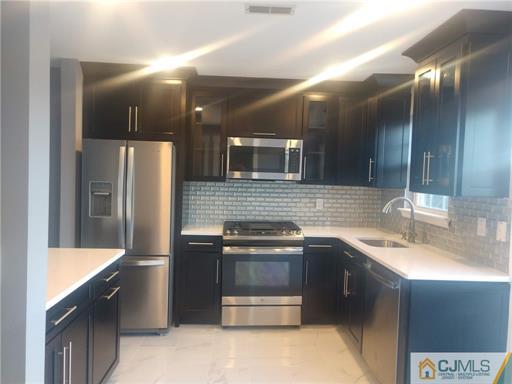 Building Photo - 1811 Ridgeview Ct