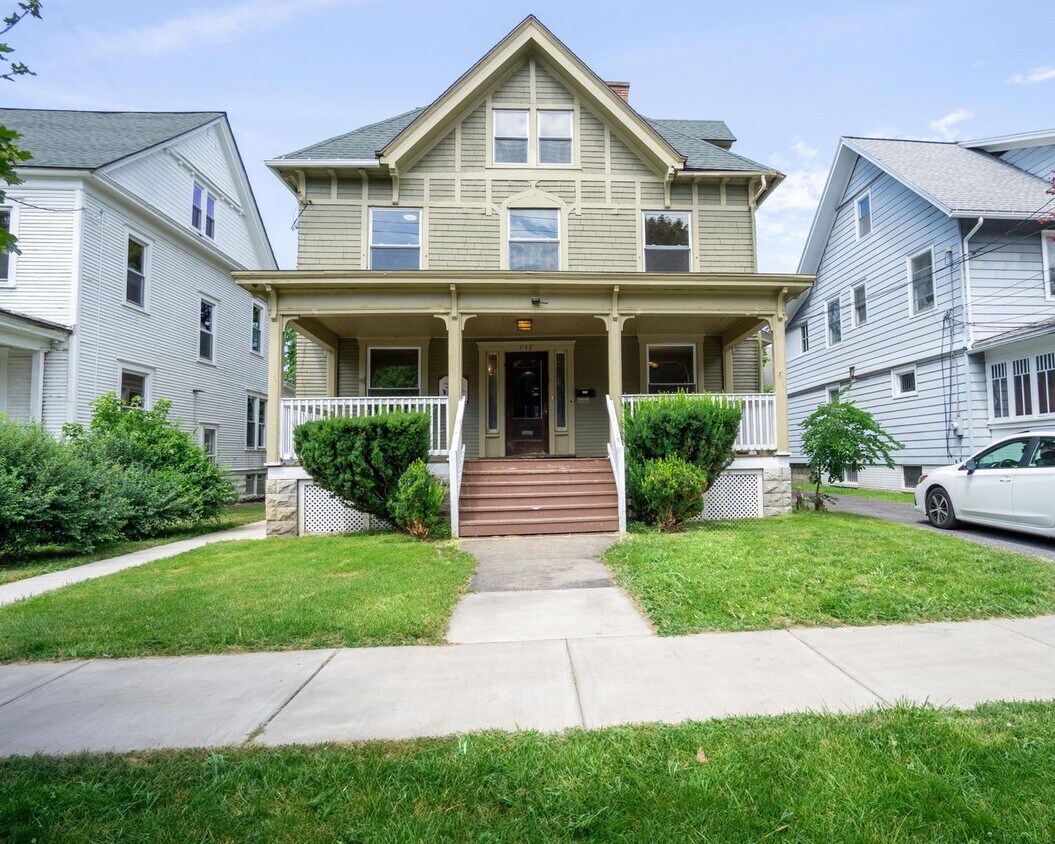Primary Photo - Spacious Single Family Home Available 8/1/25