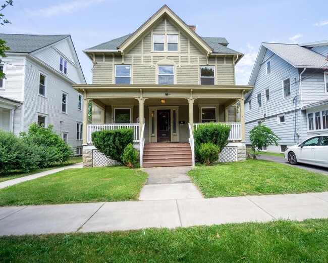 Spacious Single Family Home Available 8/1/26 - Spacious Single Family Home Available 8/1/26