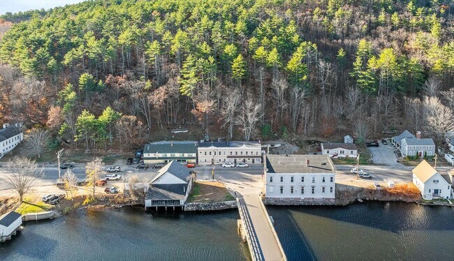 Foto del edificio - 547 White Mountain Hwy