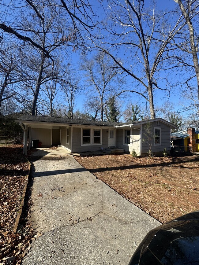 Building Photo - 5205 Heather Ln