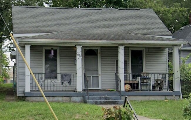 Building Photo - 619 Malvern St