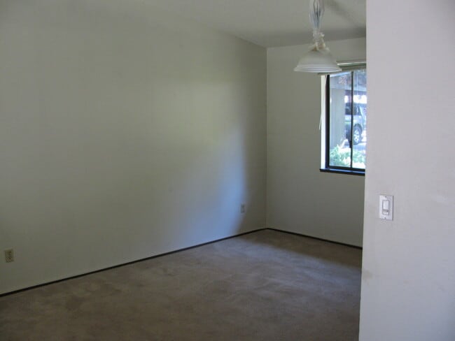 Photo - 12859 NW Dogwood St House