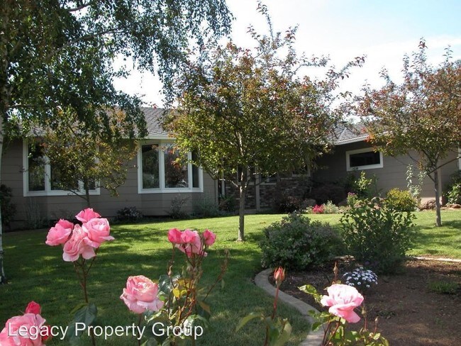 Foto del edificio - 3 br, 2 bath House - 998 St Joseph
