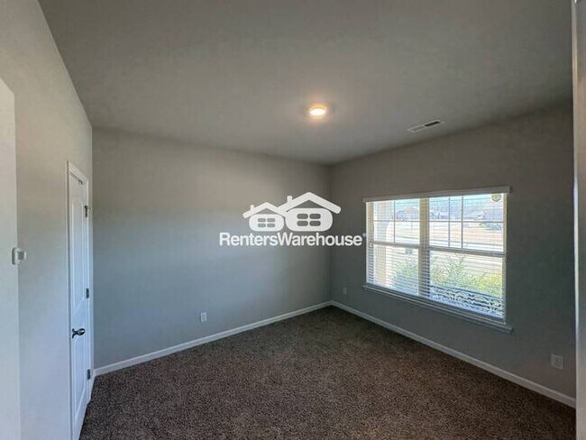 Building Photo - Beautiful All Brick 4-bedroom 2 1/2 bath home