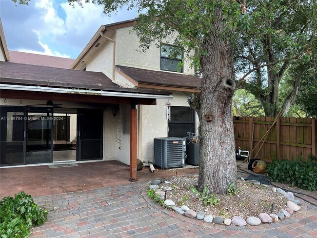 Foto del edificio - 11339 SW 74th Terrace