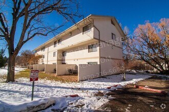 Building Photo - 1705 Heatheridge Rd