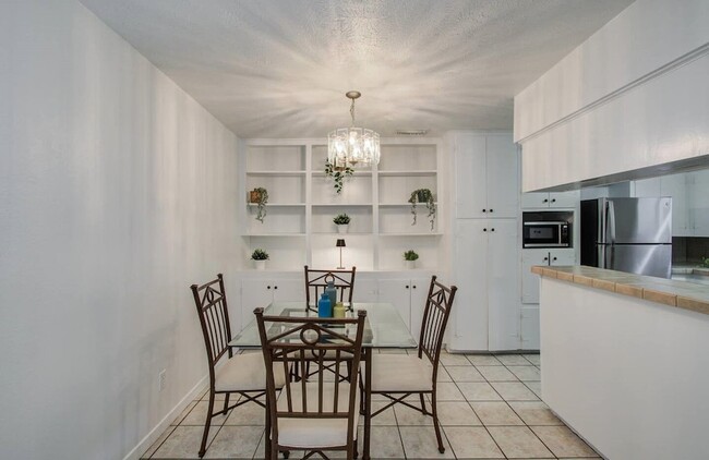 Foto del edificio - 5542 Holly St