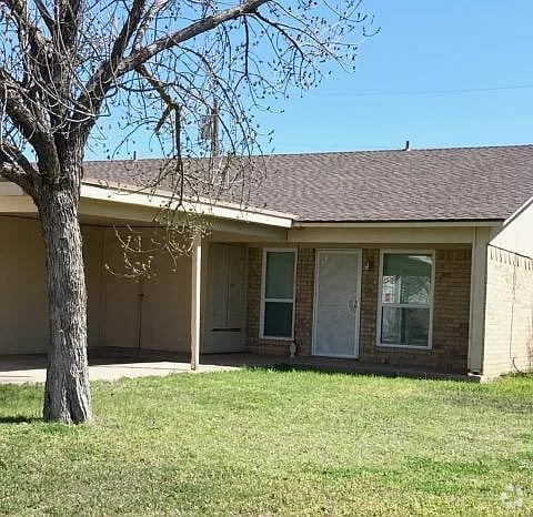 Building Photo - 727 Chaparral Cir