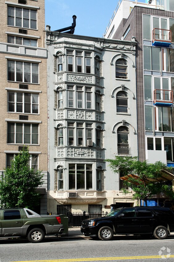 Foto del edificio - 348 W 23rd St