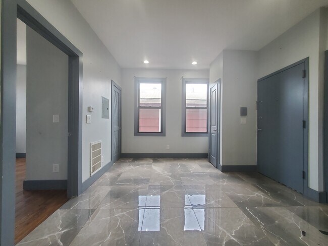 Foto del edificio - 137 Myrtle Ave