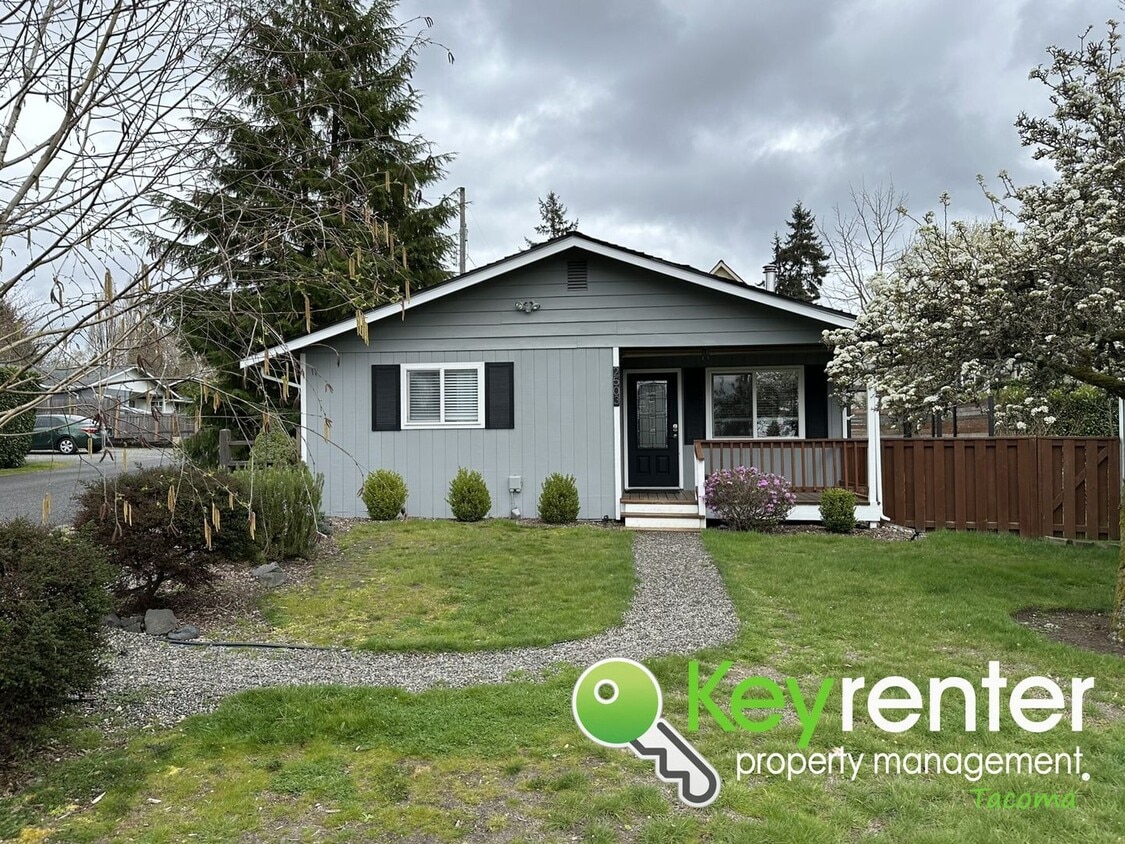 Primary Photo - Welcoming 2 Bedroom 1 Bath in University P...