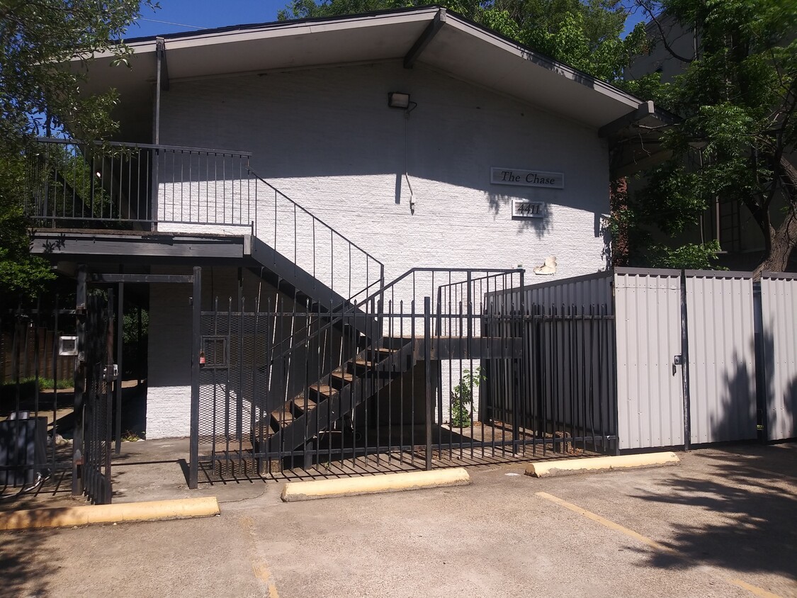 Primary Photo - 4411 Buena Vista St