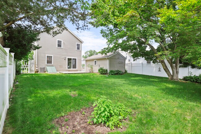 Building Photo - 25 Spezzano Dr