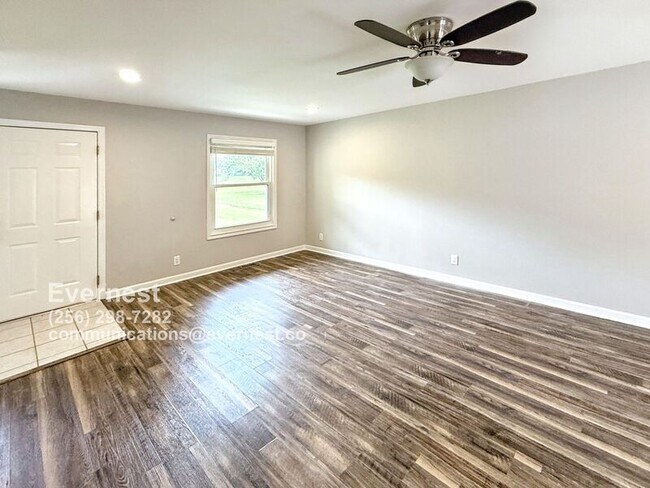 Foto del edificio - 122 Brawley Dr