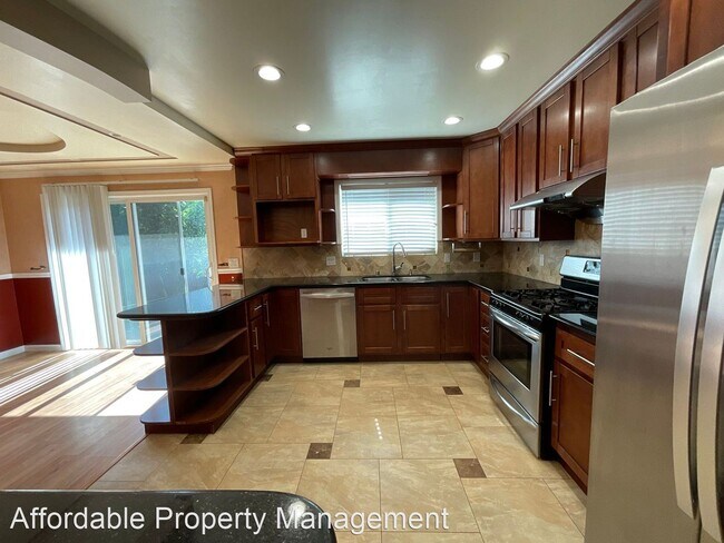 Building Photo - 3 br, 2 bath House - 2490 Cryer Street