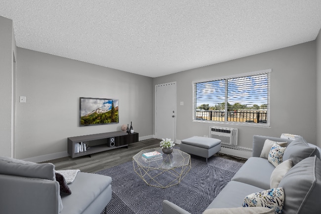 Building Photo - 78 W Walnut St