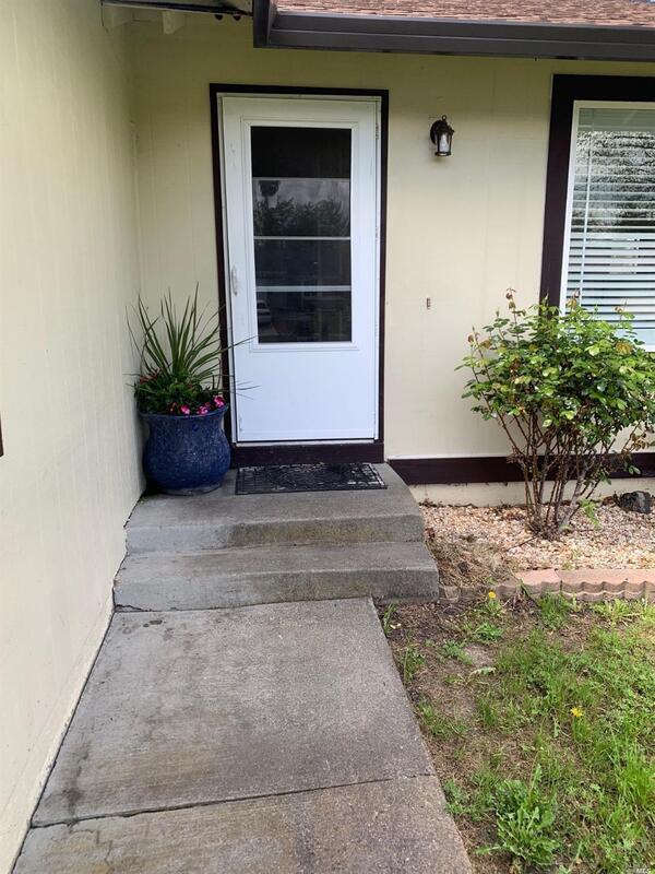 Foto del edificio - 954 Emily Ave