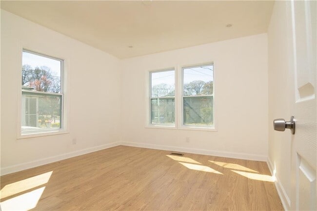 Building Photo - 1138 Moton Ave SW