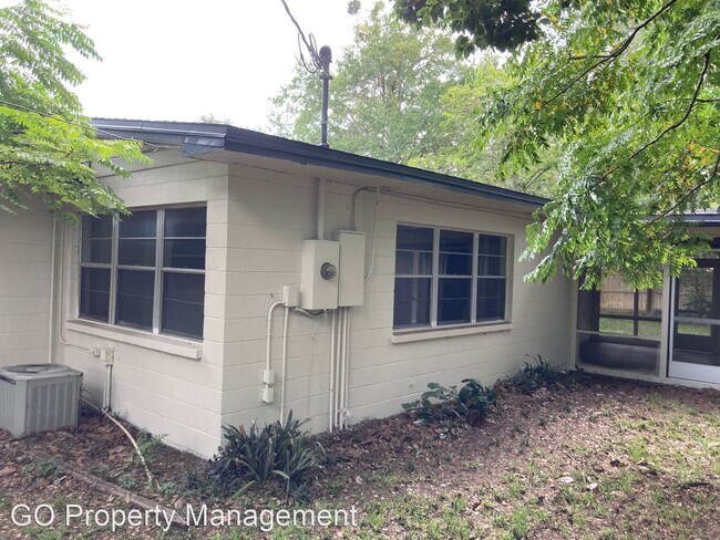 Foto del edificio - 4 br, 2 bath House - 906 NE 19TH PL