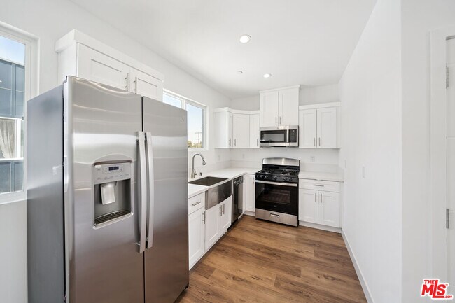 Foto del edificio - 6336 Beck Ave