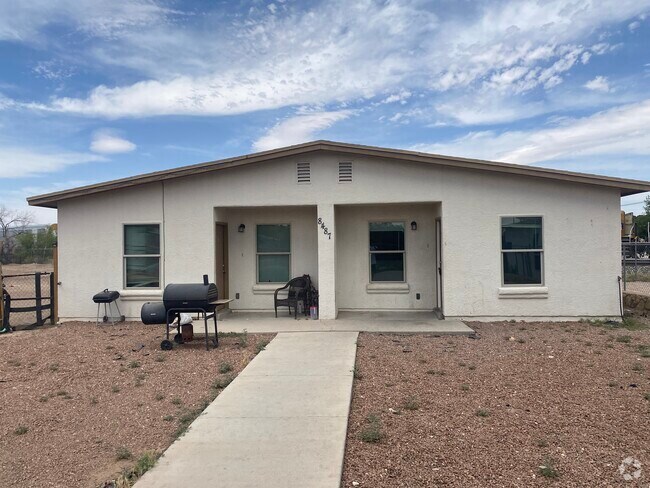 Building Photo - 8487 Roseway Dr
