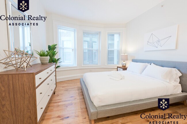 Foto del edificio - 10 Brainerd Rd