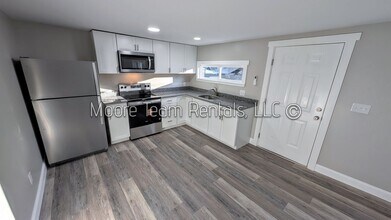Building Photo - 906 White Pine Dr