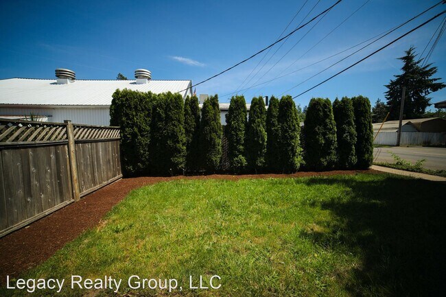 Building Photo - 2 br, 1 bath House - 10671 Main St NE