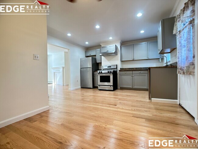 Foto del edificio - 244 Everett St