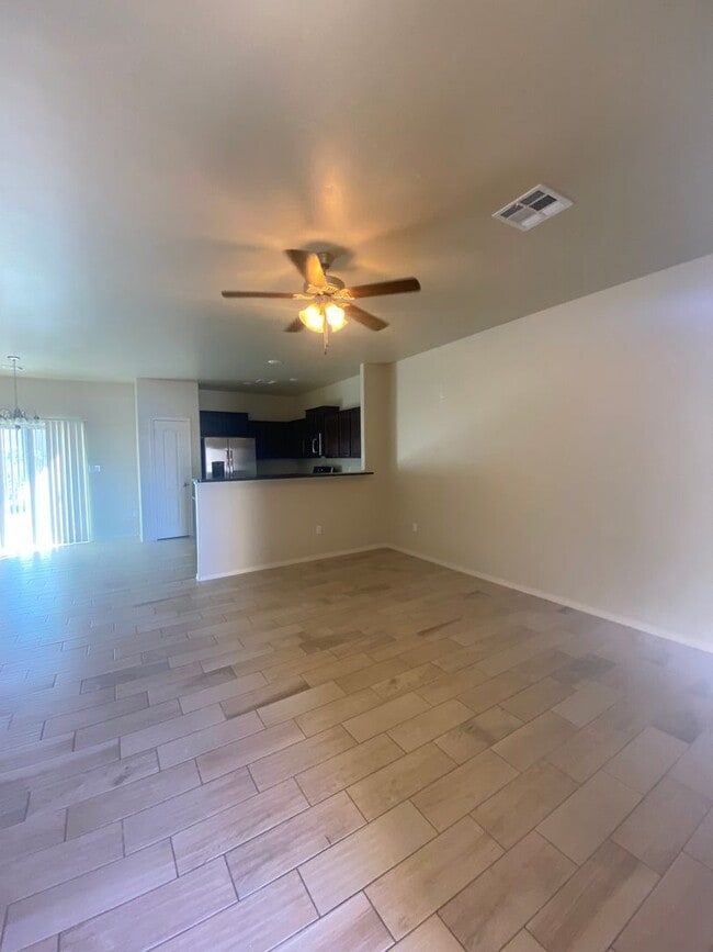 Foto del edificio - Beautiful 3 Bedroom 2.5 Bathroom House Ava...
