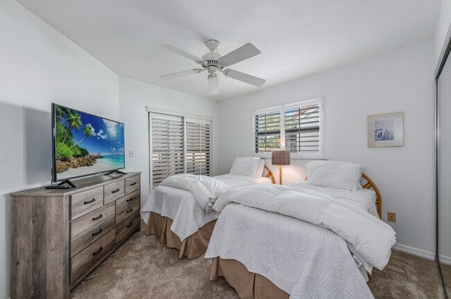 Building Photo - 825 Reef Point Cir