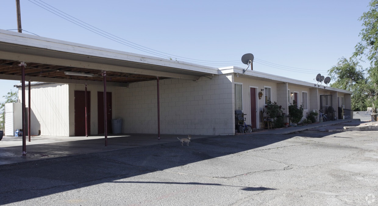Building Photo - 16500 Avalon Ave