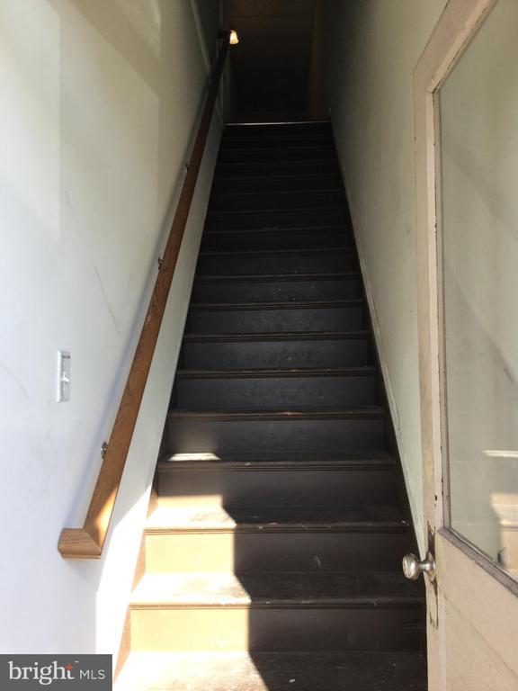 190 W King St Unit 3, Strasburg, VA 22657 Room for Rent in Strasburg