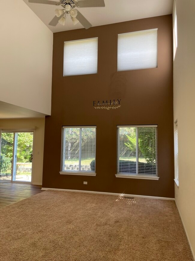 Building Photo - 1471 Meadowsedge Ln