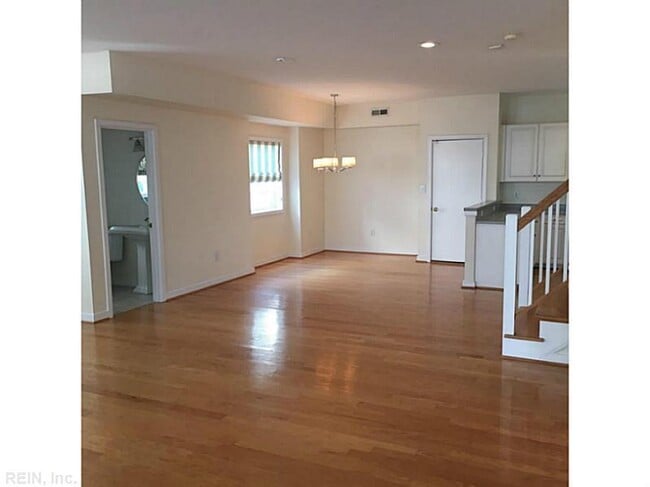 Building Photo - 212 85th St
