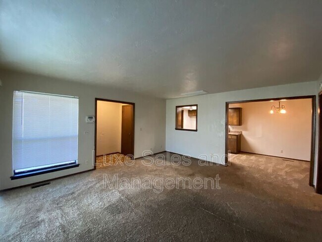 Foto del edificio - 8310 NW 7th St
