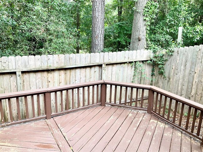 Building Photo - 186 N Valley Oaks Cir