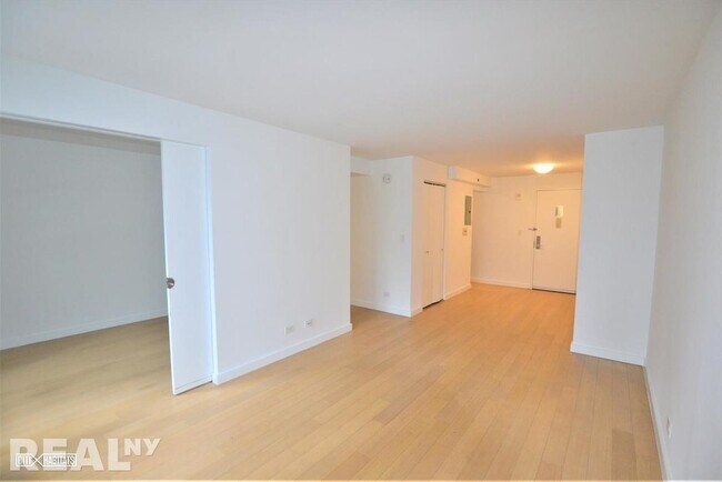 Foto del edificio - 222 E 39th St