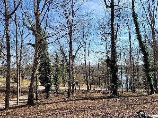 Foto del edificio - 2466 Old Fork Rd