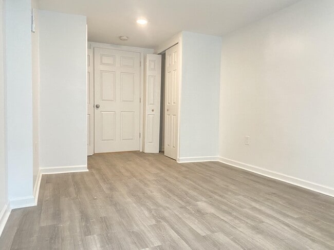 Building Photo - 205 8th St