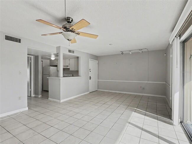 Building Photo - 598 Orange Dr