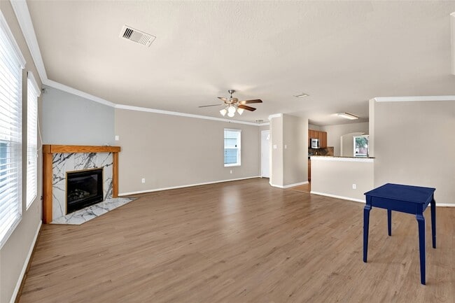 Building Photo - 3007 Apple Dale Dr