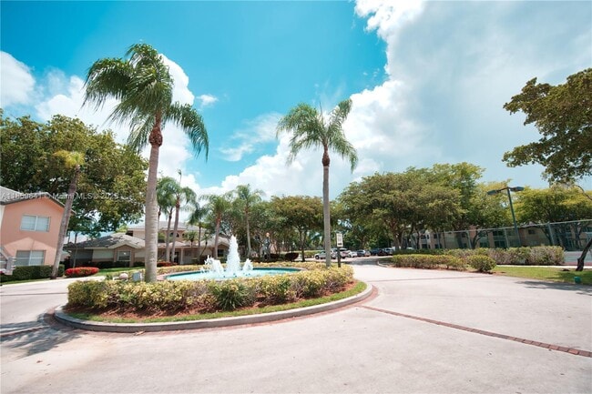 Building Photo - 9833 Westview Dr