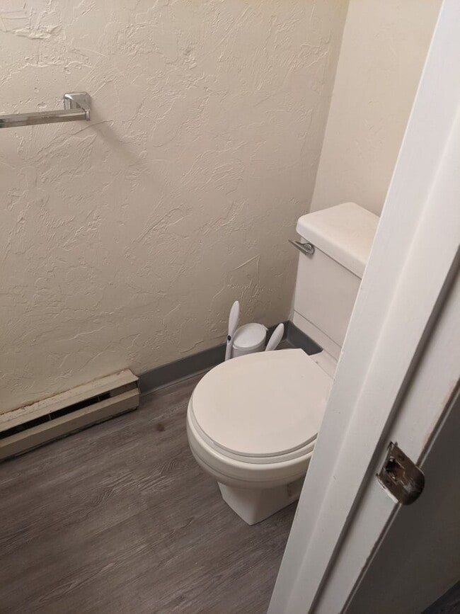Building Photo - 2 Bedroom Townhome in West York - Coming S...