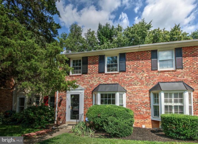 227 Commons Dr NW, Vienna, VA 22180 Townhome Rentals in Vienna VA