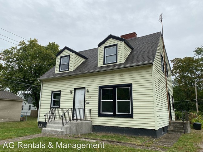 Building Photo - 5 br, 1.5 bath House - 2717 Plaza Dr