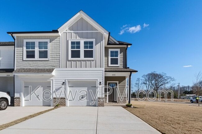 Building Photo - 2024 Denmark Ave SE