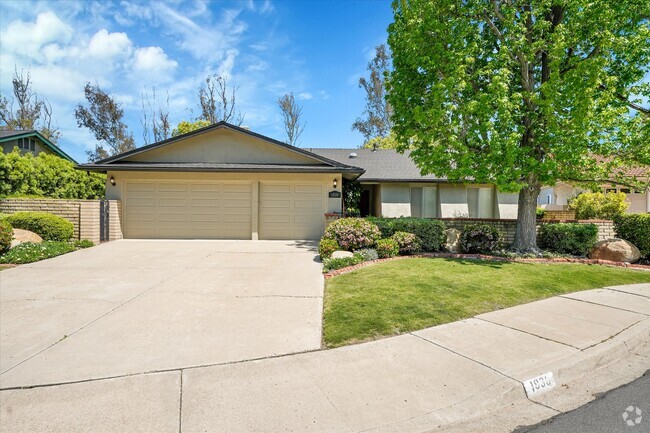 Building Photo - 1939 Ventana Way